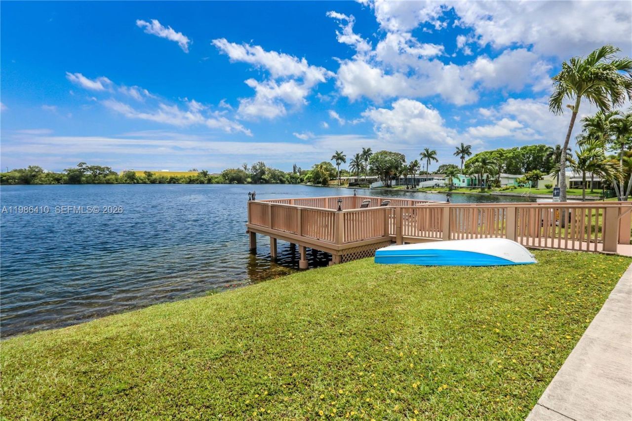 2223 Park Ln , Unit 306, Hollywood, FL 33021 Photo