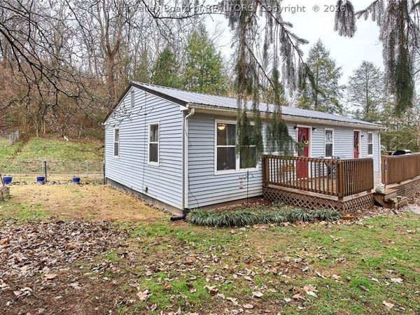 104 Woodland Drive, Nitro, WV 25143