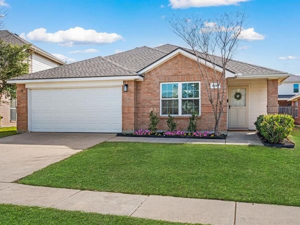 8136 Fleetwing Trail, Fort Worth, TX 76131