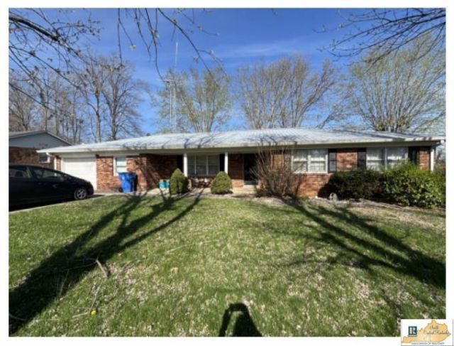 208 Sandwood Drive , Glasgow, KY 42141 Main Photo