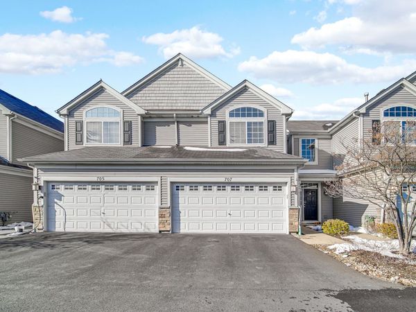 707 S Jade Lane, Round Lake, IL 60073