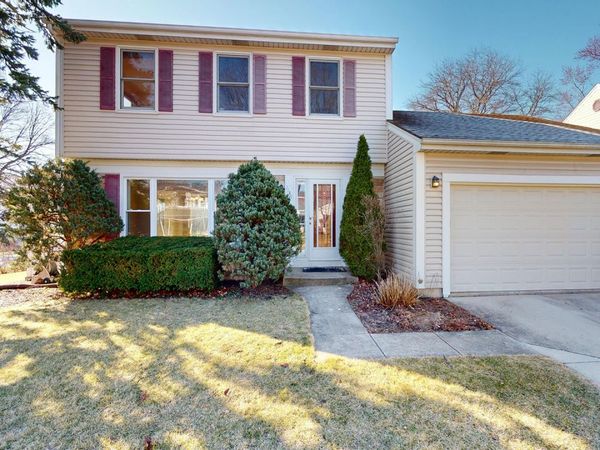 1135 Thompson Boulevard , Buffalo Grove, IL 60089