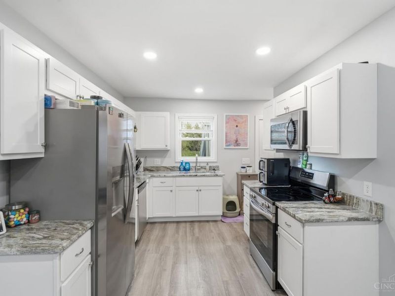 5073 Valley Ridge Road, Green Township, OH 45247 Photo 9