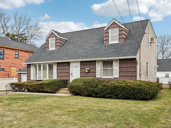 132 Albertson Parkway, Albertson, NY 11507