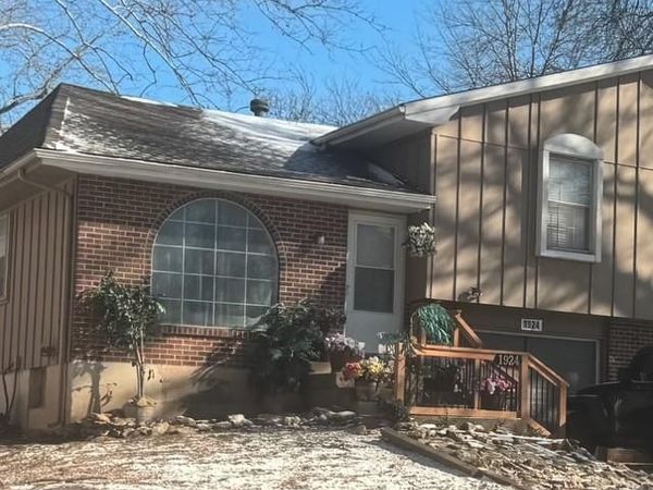 1924 E Cedar Street, Olathe, KS 66062