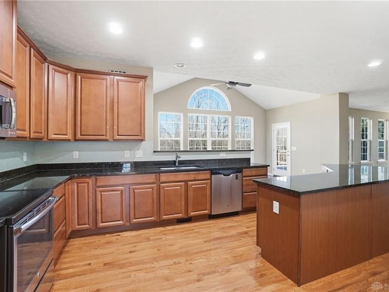 2591 Blueflag Street, Tipp City, OH 45371 Photo 17