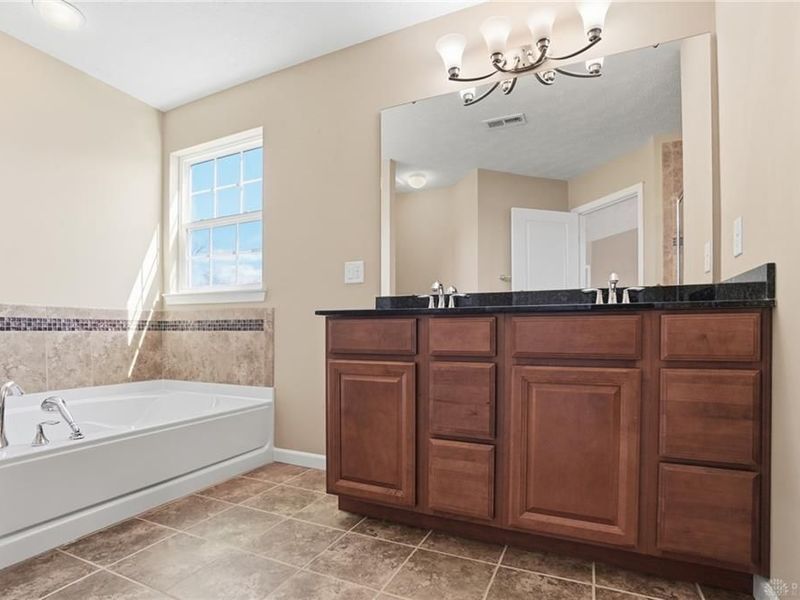 2591 Blueflag Street, Tipp City, OH 45371 Photo 32