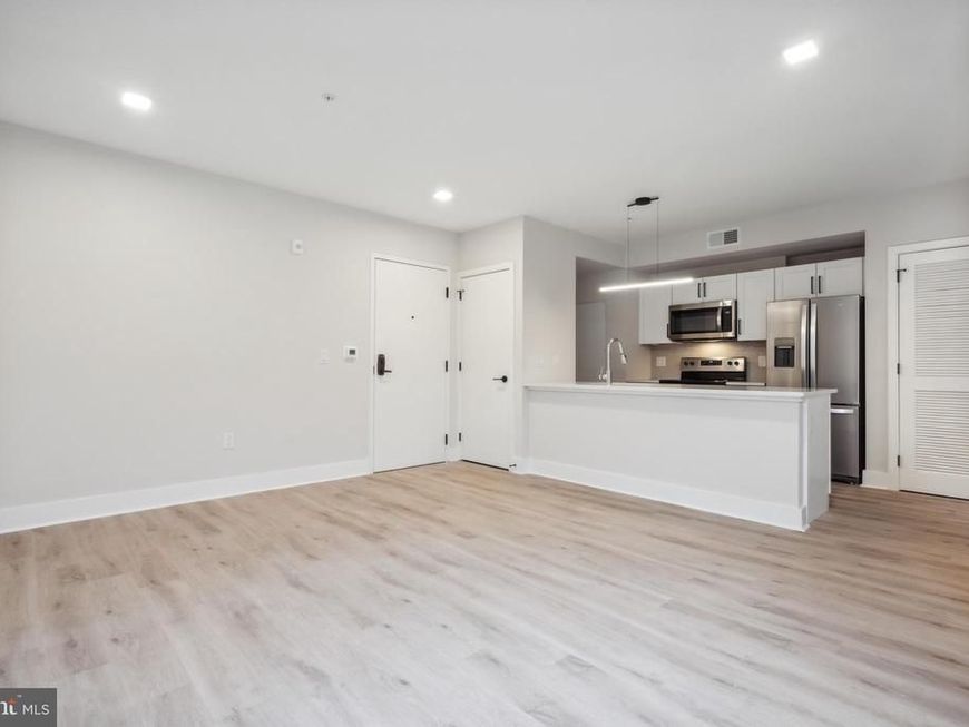 1805 N Howard Street, Unit 201, Philadelphia, PA 19122 Main Photo