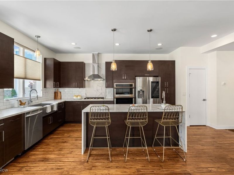 706 University Court , Cleveland, OH 44113 Photo 11