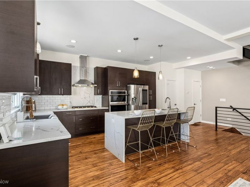 706 University Court , Cleveland, OH 44113 Photo 12