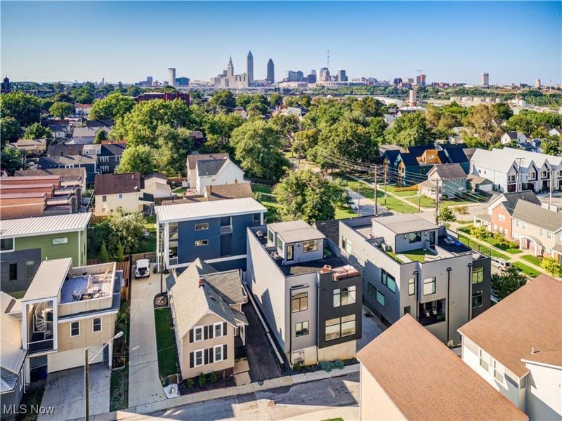 706 University Court , Cleveland, OH 44113 Photo 2