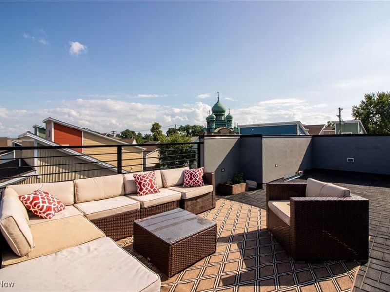 706 University Court , Cleveland, OH 44113 Photo 24