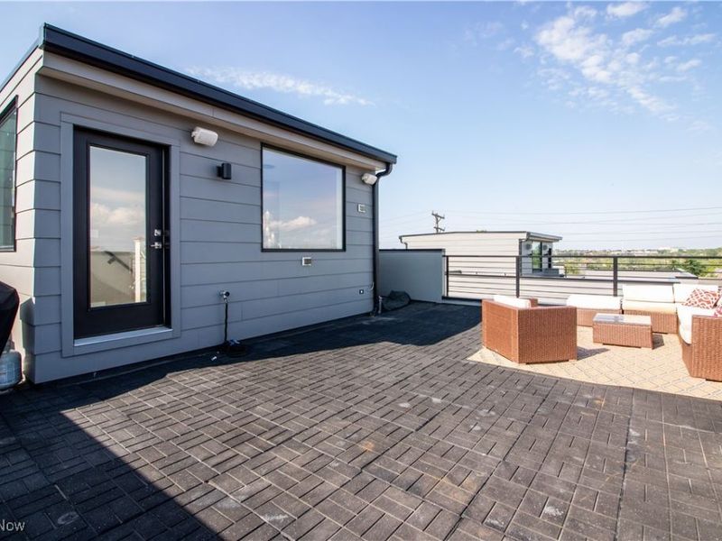 706 University Court , Cleveland, OH 44113 Photo 25