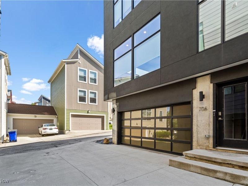 706 University Court , Cleveland, OH 44113 Photo 26