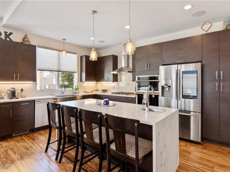 706 University Court , Cleveland, OH 44113 Photo 8