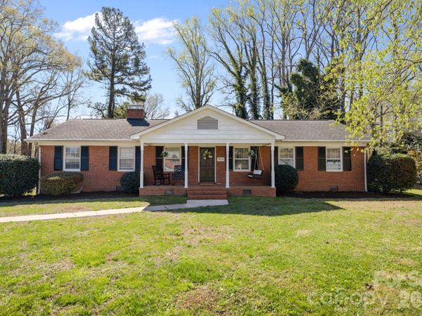 7614 Rolling Hill Road , Charlotte, NC 28227