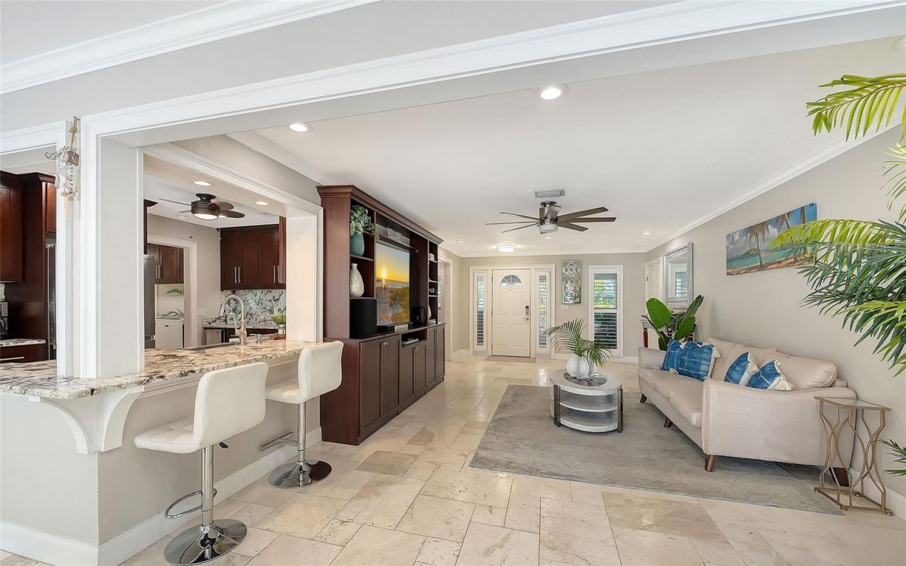 121 Holly Avenue, Sarasota, FL 34243 Photo