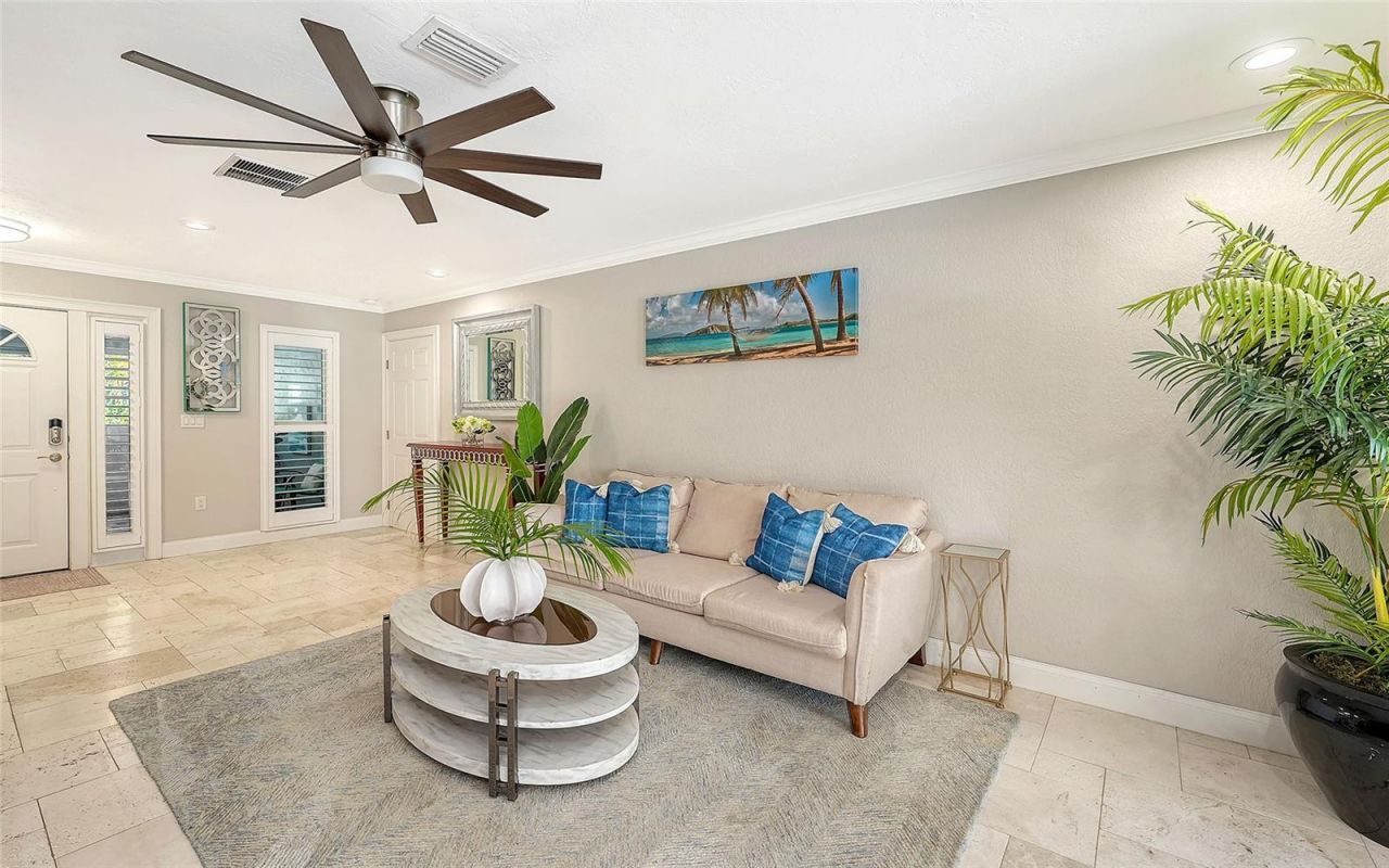 121 Holly Avenue, Sarasota, FL 34243 Photo