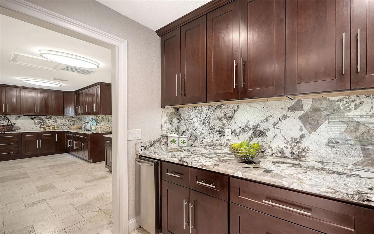 121 Holly Avenue, Sarasota, FL 34243 Photo