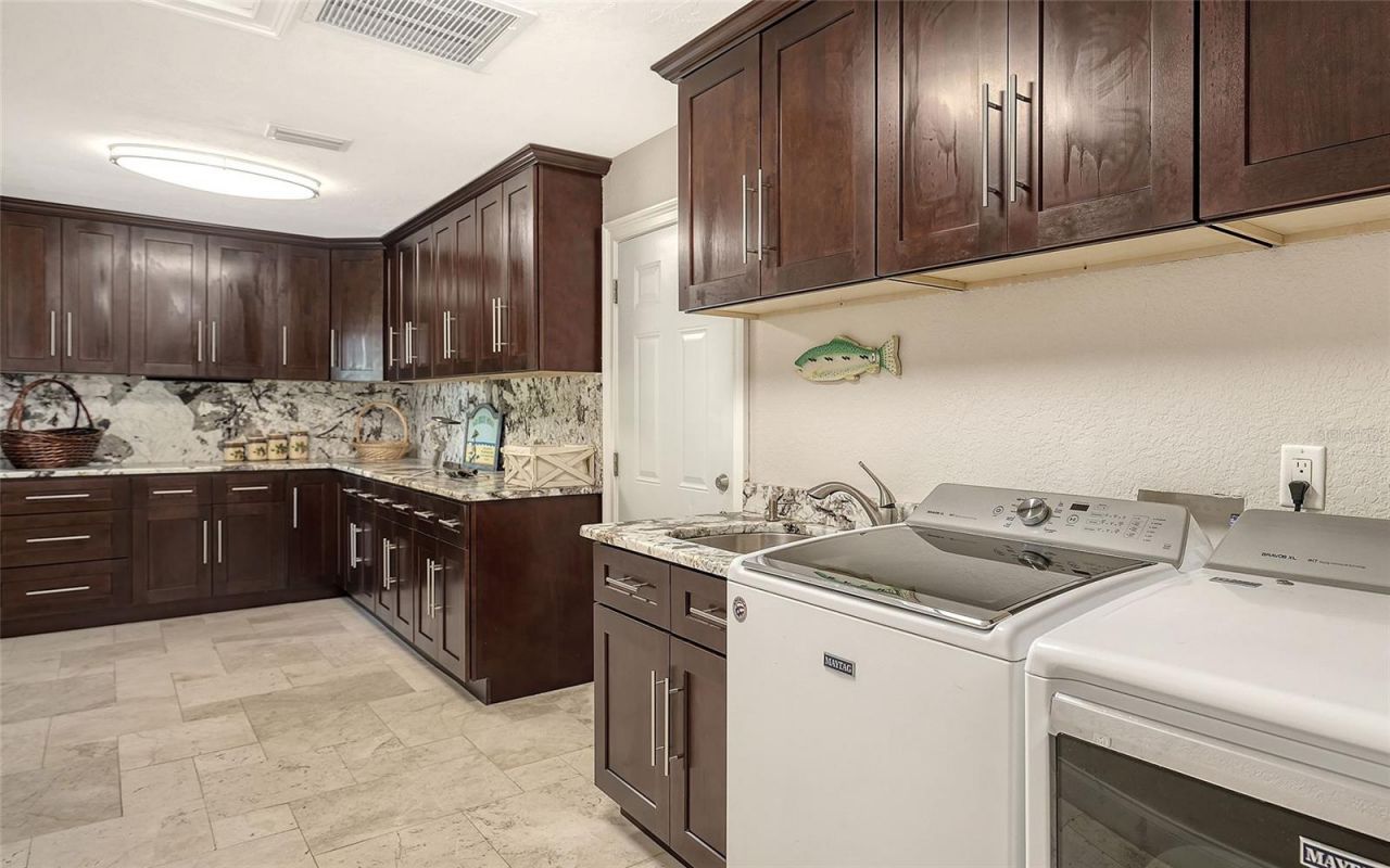 121 Holly Avenue, Sarasota, FL 34243 Photo