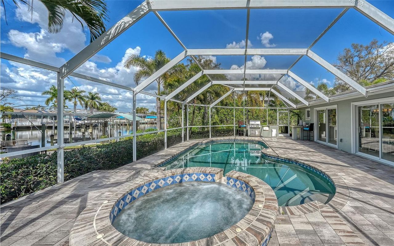 121 Holly Avenue, Sarasota, FL 34243 Photo