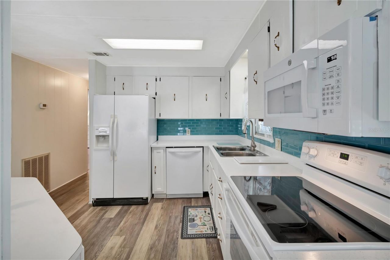 2236 Evergreen Circle, Unit 1704, Zellwood, FL 32798 Photo