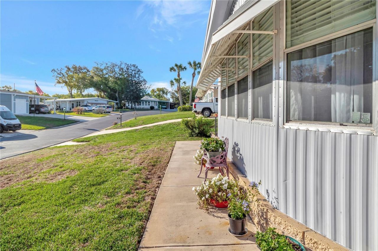 2236 Evergreen Circle, Unit 1704, Zellwood, FL 32798 Photo