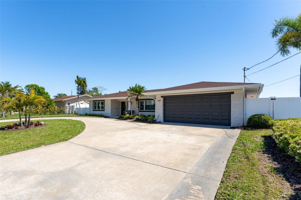 405 Buttonwood Lane, Largo, FL 33770 Photo