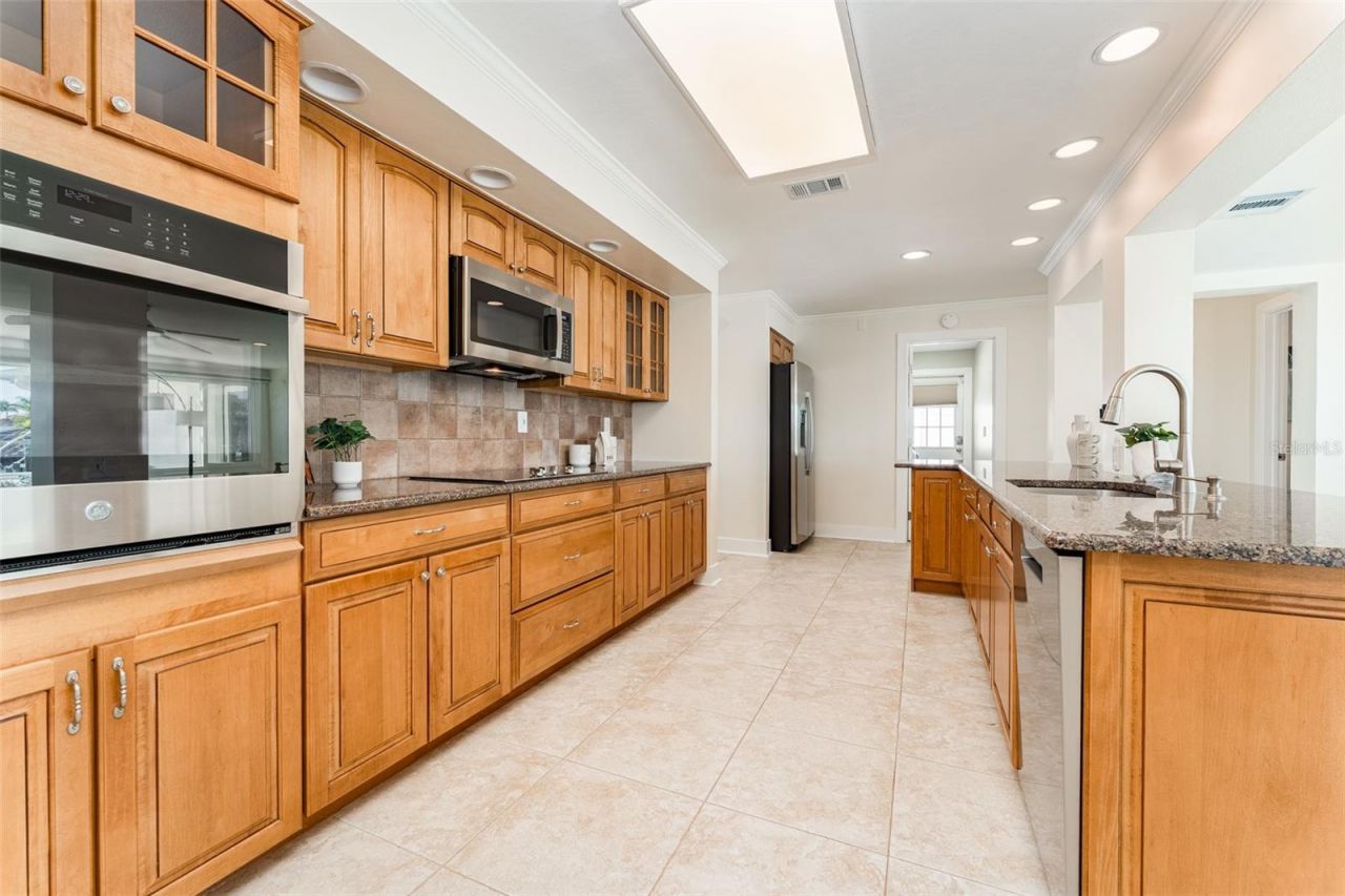 405 Buttonwood Lane, Largo, FL 33770 Photo