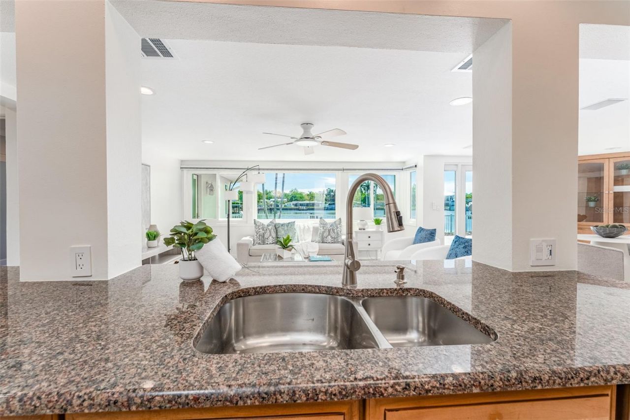 405 Buttonwood Lane, Largo, FL 33770 Photo