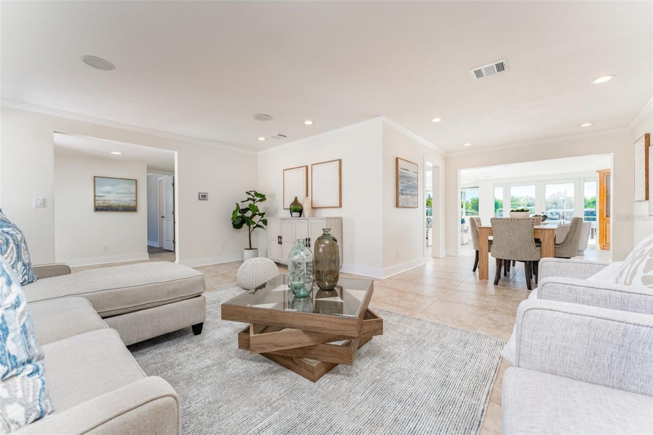 405 Buttonwood Lane, Largo, FL 33770 Photo