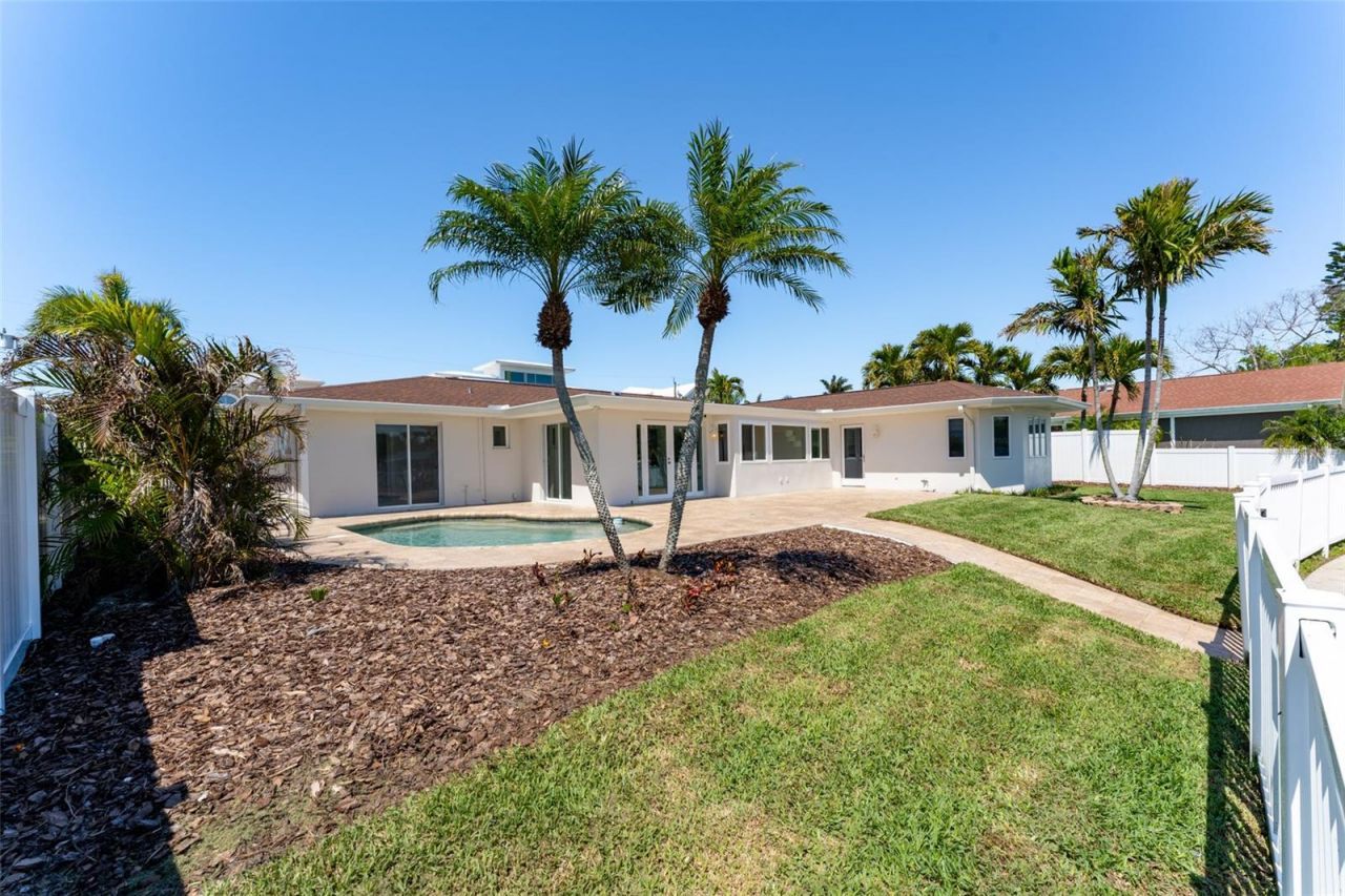 405 Buttonwood Lane, Largo, FL 33770 Photo