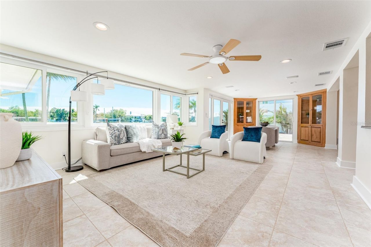 405 Buttonwood Lane, Largo, FL 33770 Photo