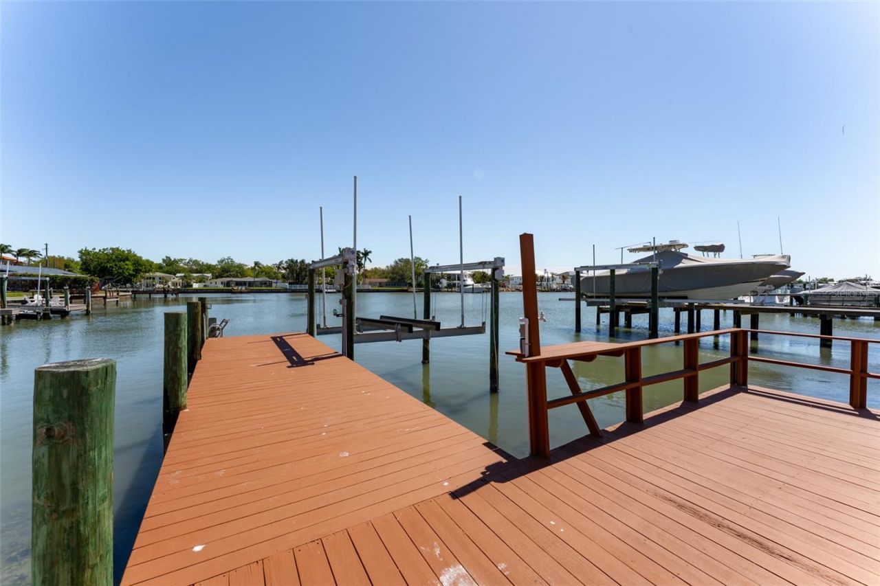 405 Buttonwood Lane, Largo, FL 33770 Photo