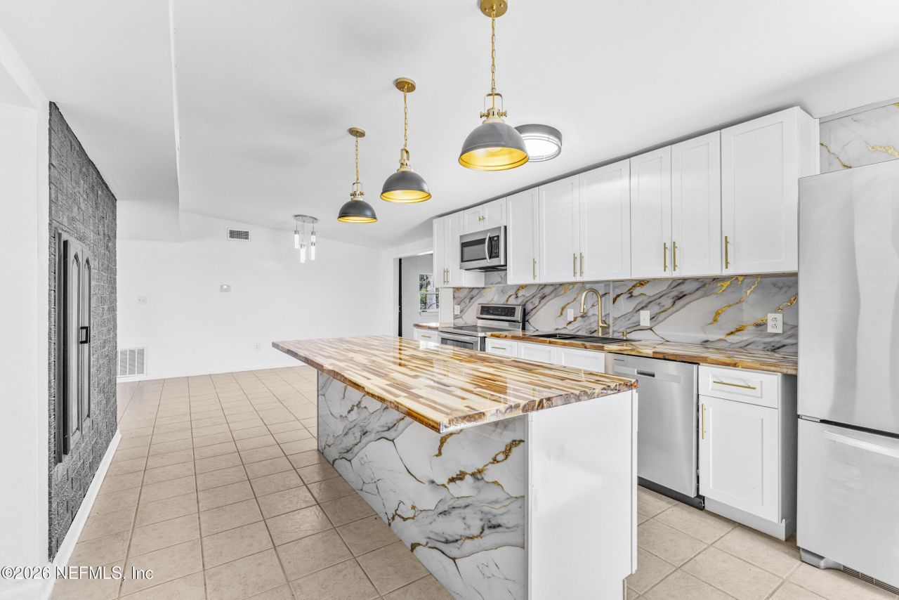 160 River Drive, East Palatka, FL 32131 Photo