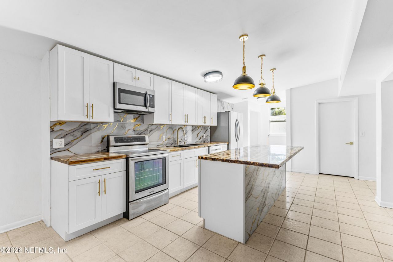 160 River Drive, East Palatka, FL 32131 Photo