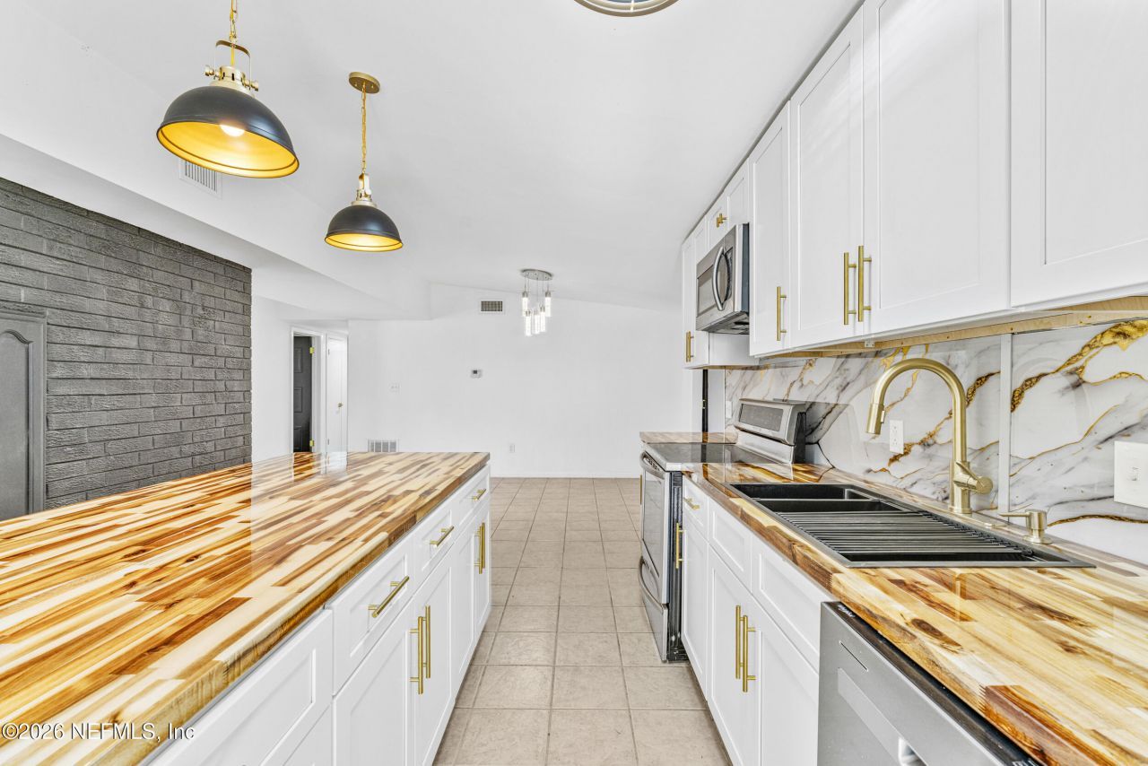 160 River Drive, East Palatka, FL 32131 Photo