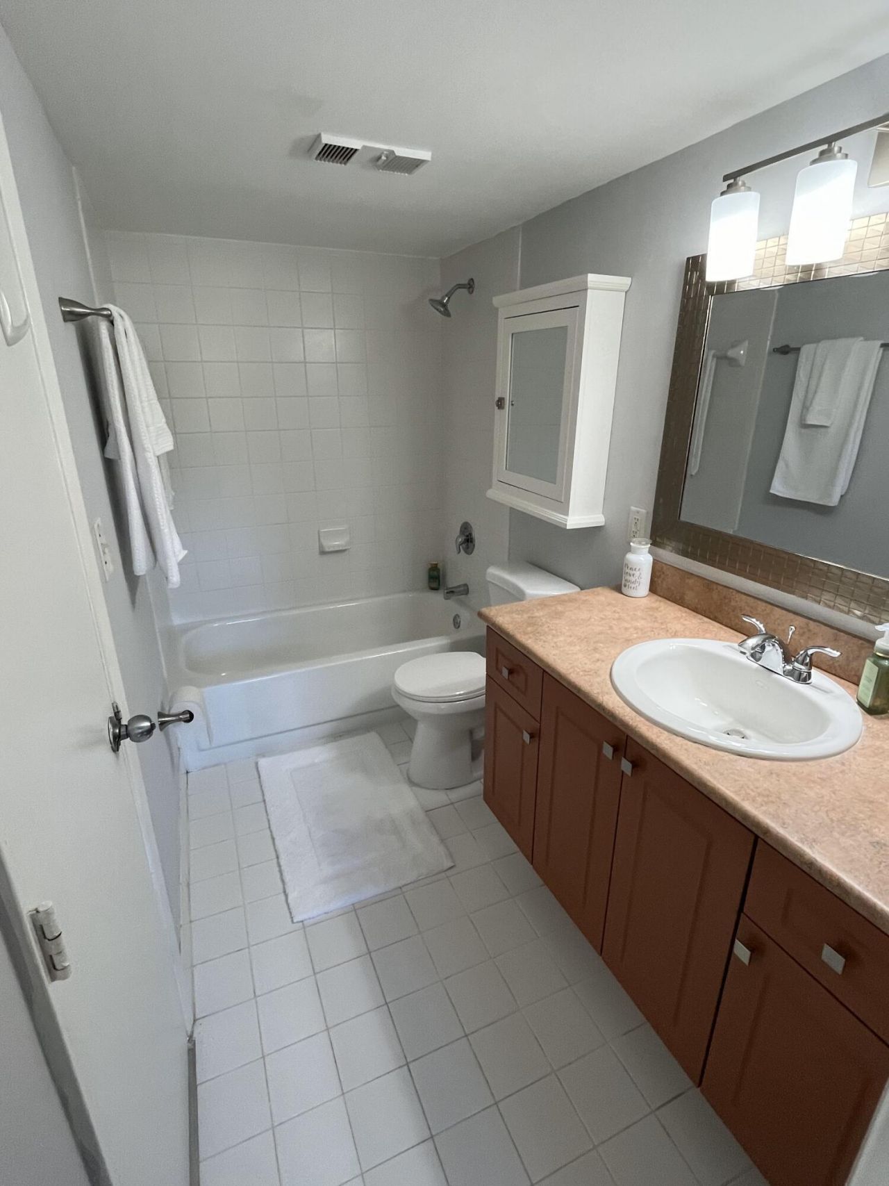 1915 Lavers Circle E, Unit E101, Delray Beach, FL 33444 Photo