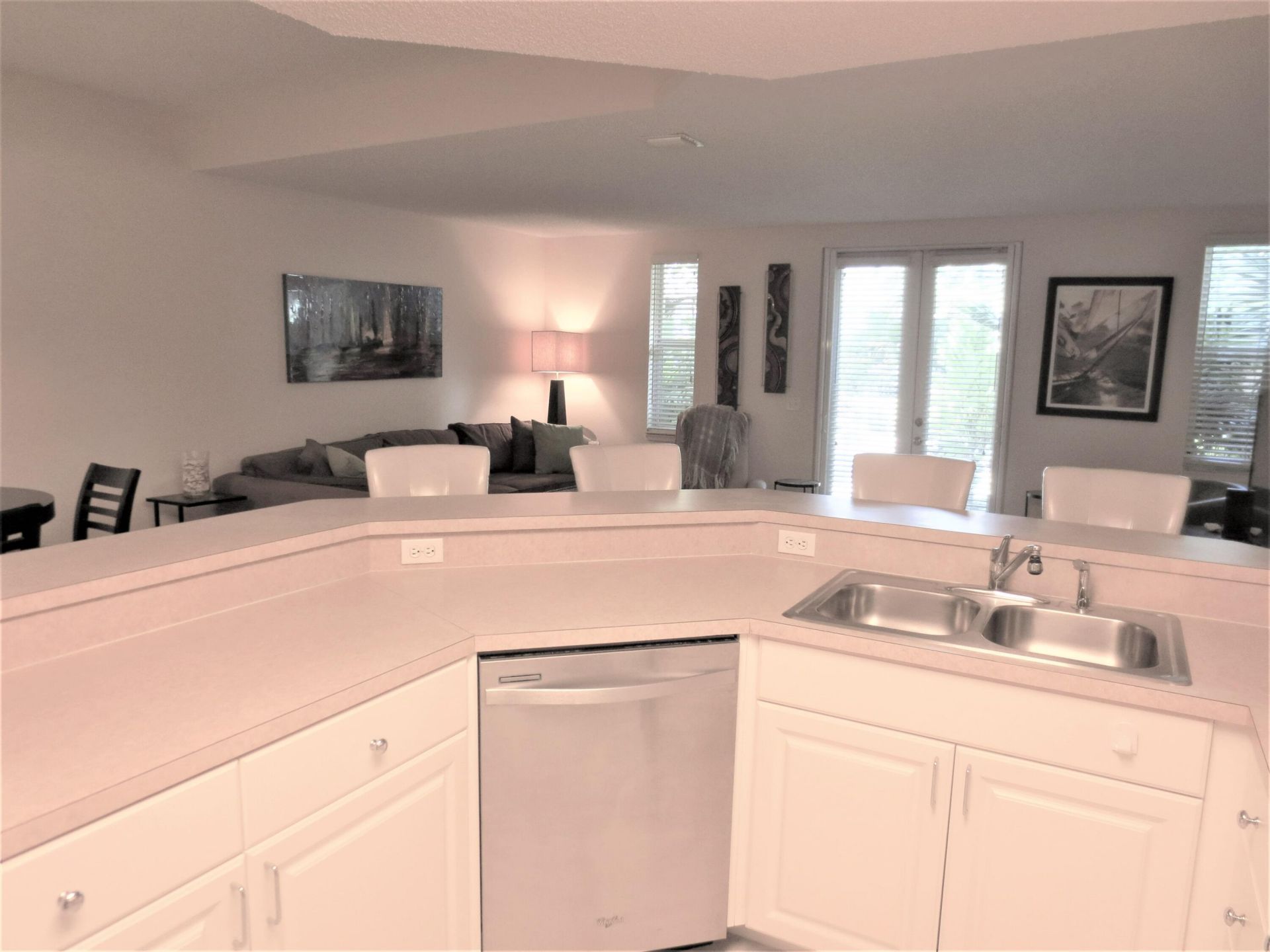1900 Oceanwalk Lane, Unit 104, Lauderdale by the Sea, FL 33062 Photo