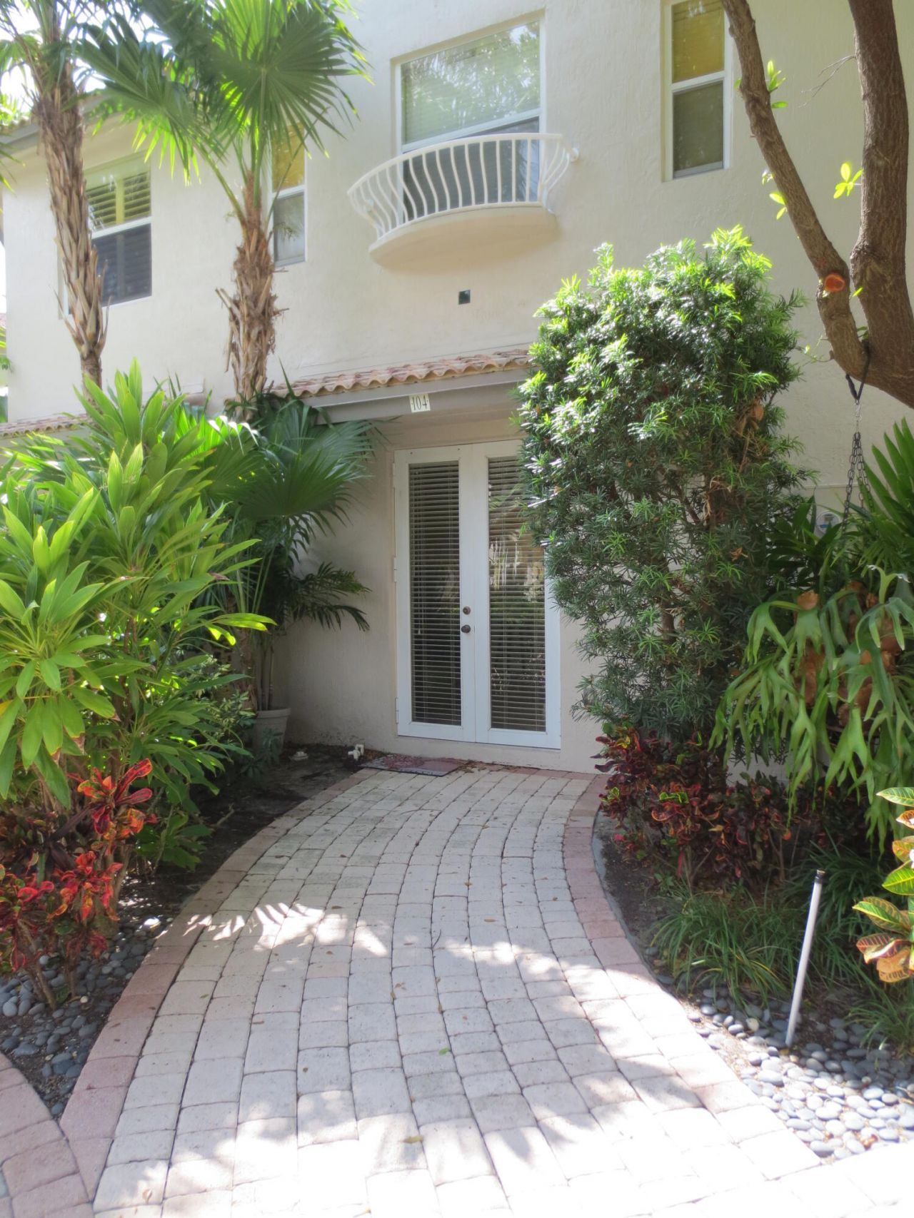 1900 Oceanwalk Lane, Unit 104, Lauderdale by the Sea, FL 33062 Photo