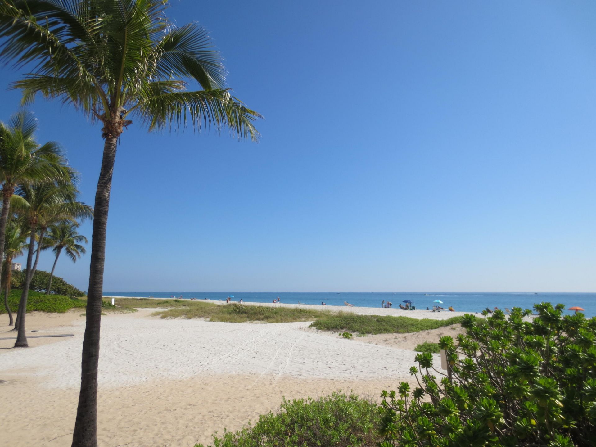 1900 Oceanwalk Lane, Unit 104, Lauderdale by the Sea, FL 33062 Photo