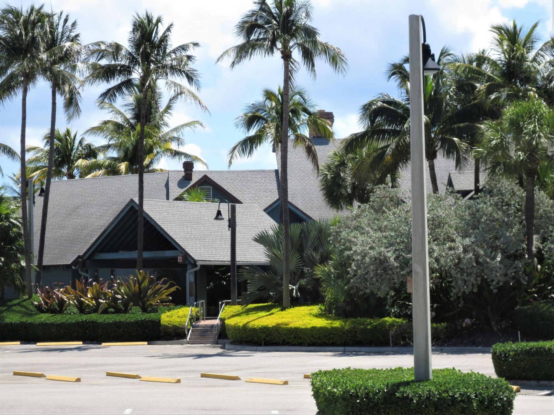 1900 Oceanwalk Lane, Unit 104, Lauderdale by the Sea, FL 33062 Photo