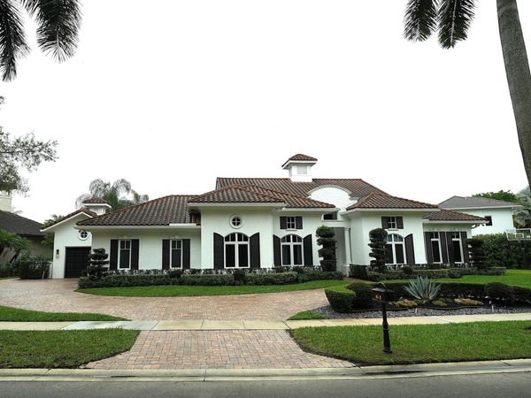 61 Peregrine Avenue, Plantation, FL 33324