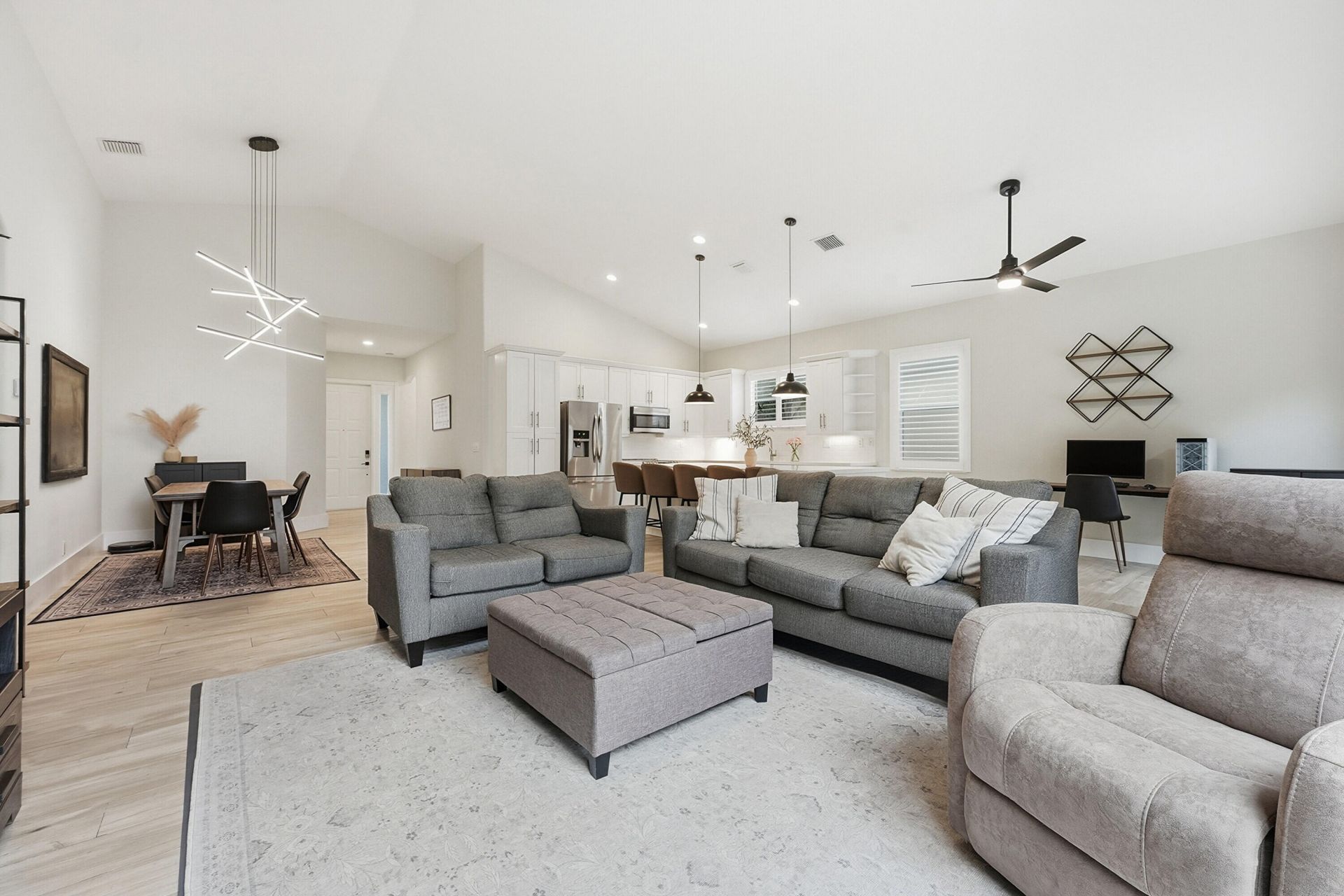 8321 Bob-o-link Drive, West Palm Beach, FL 33412 Photo