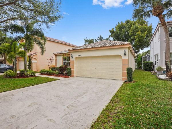 7851 Oak Grove Circle, Lake Worth, FL 33467