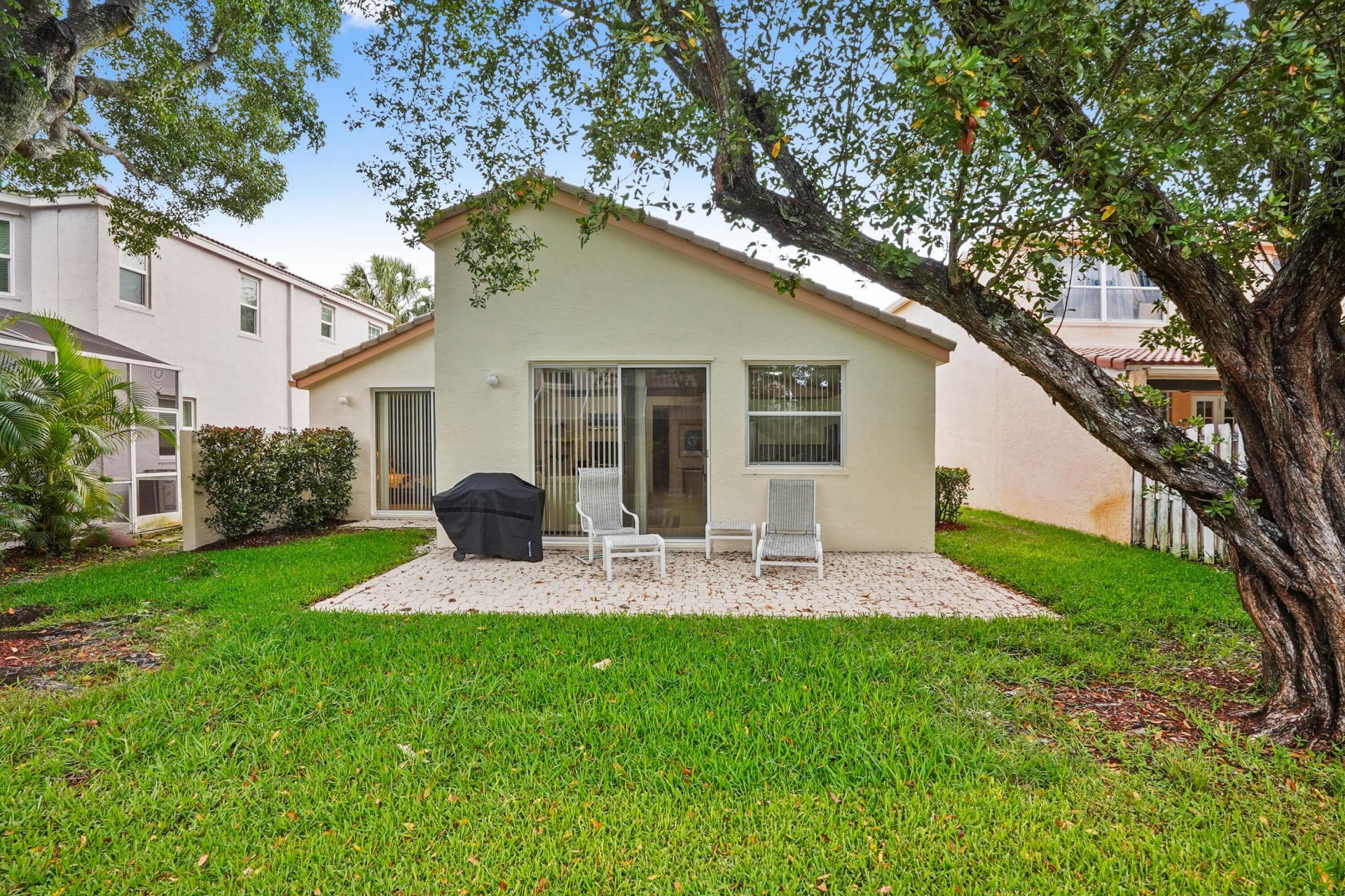 7851 Oak Grove Circle, Lake Worth, FL 33467 Photo