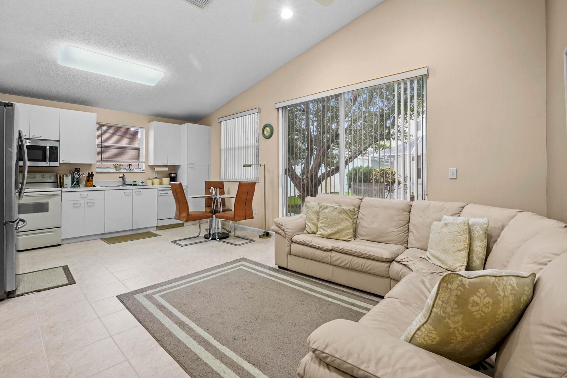 7851 Oak Grove Circle, Lake Worth, FL 33467 Photo