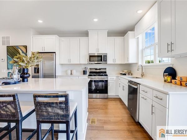 102 Fred Clark Drive , Pennington, NJ 08534