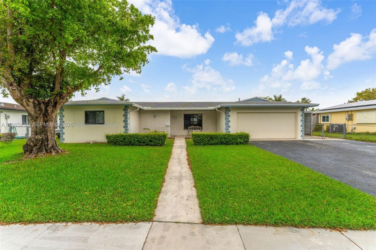 9454 Sterling Dr, Cutler Bay, FL 33157 Main Photo