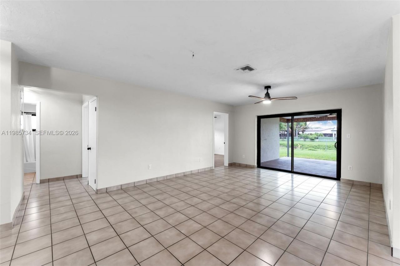 9454 Sterling Dr, Cutler Bay, FL 33157 Photo